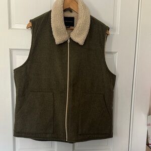 Sanctuary Olive Green Vest with Cream Sherpa Collar and Zip